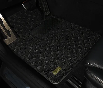 Gran' QUEST installed in a vehicle in Warm Black